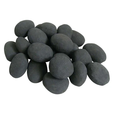 Galets en céramique en noir pour la décoration de la cheminée. 24 galets de céramique noirs, une élégante décoration de cheminée bio qui rend le feu encore plus invitant.